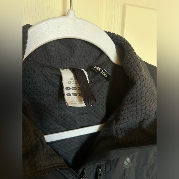 Adidas small grey patterned rain jacket with orange accents - Picture 2 of 4